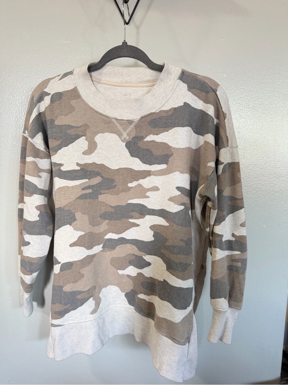 aerie Women's Long Sleeve Camo Pullover - Beige, Gray, White